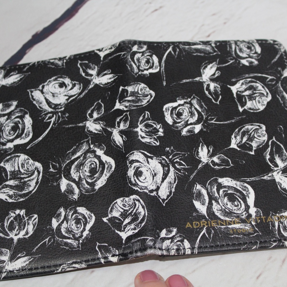 Adrienne Vittadini Passport Cover - Picture 2 of 5